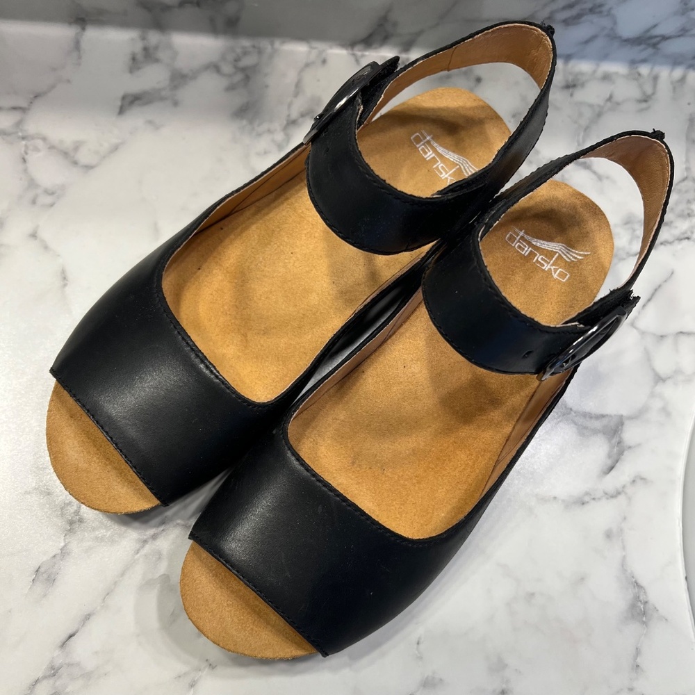 Dansko 'Tiana' heeled black sandals size 39 EU